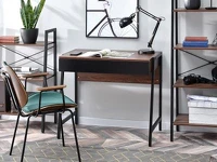 Biurko NORS ORZECHOWO-CZARNE do małego biura loft - w aranżacji z krzesłem FACTOR i regałami JENS