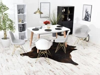 Designerskie krzesło tapicerowane MPC ROD TAP szaro-złote - w aranżacji ze stołem BEL